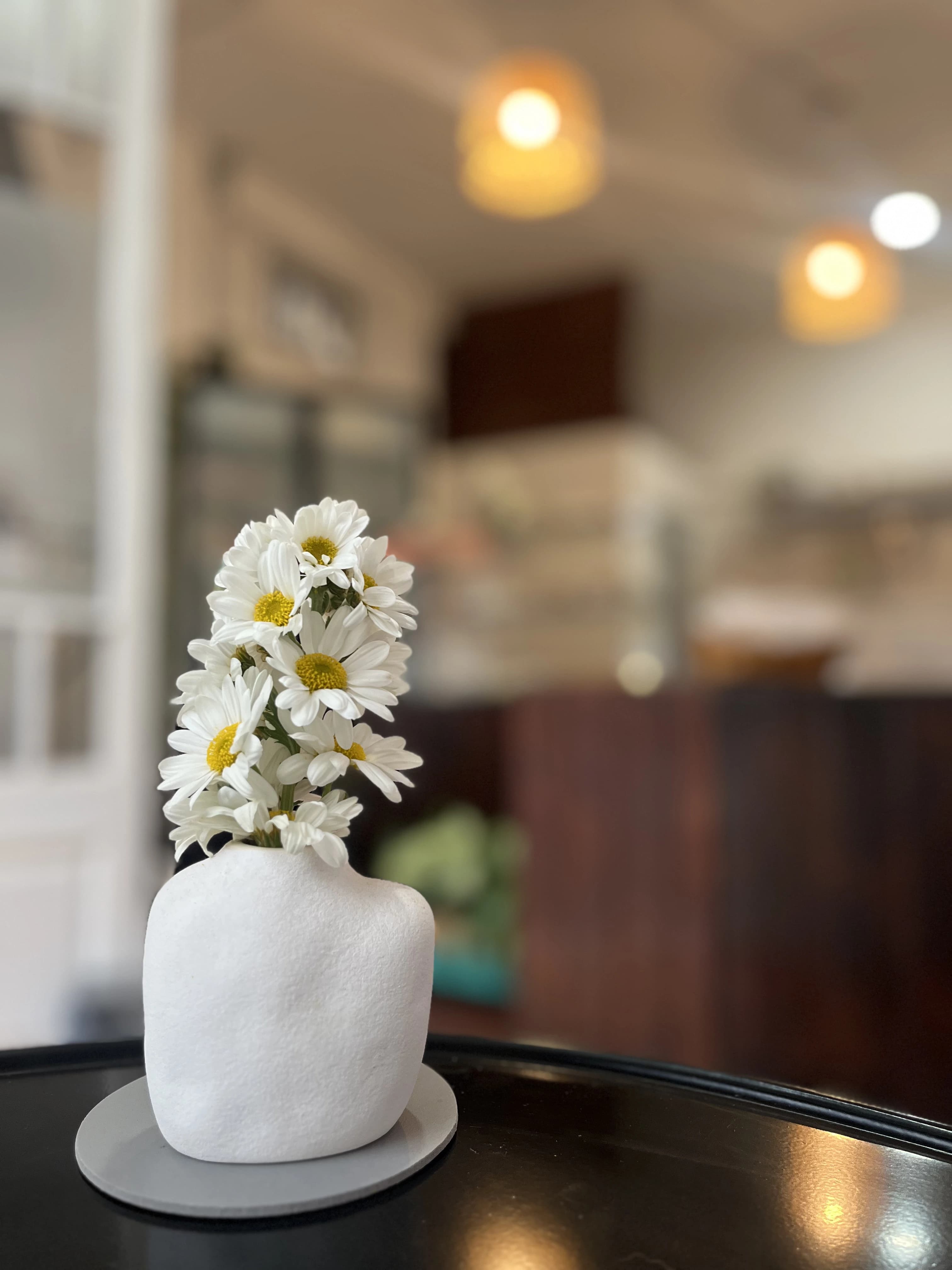 Ambiente y decoración del local de LA BÁSICA
